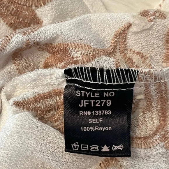 Pol Womens Blouse White Sleeveless With bottom Embroidered Boho halter neck line - Picture 11 of 14